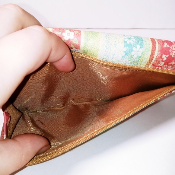 FOSSIL Multi Color Leather Wallet - Picture 3 of 7